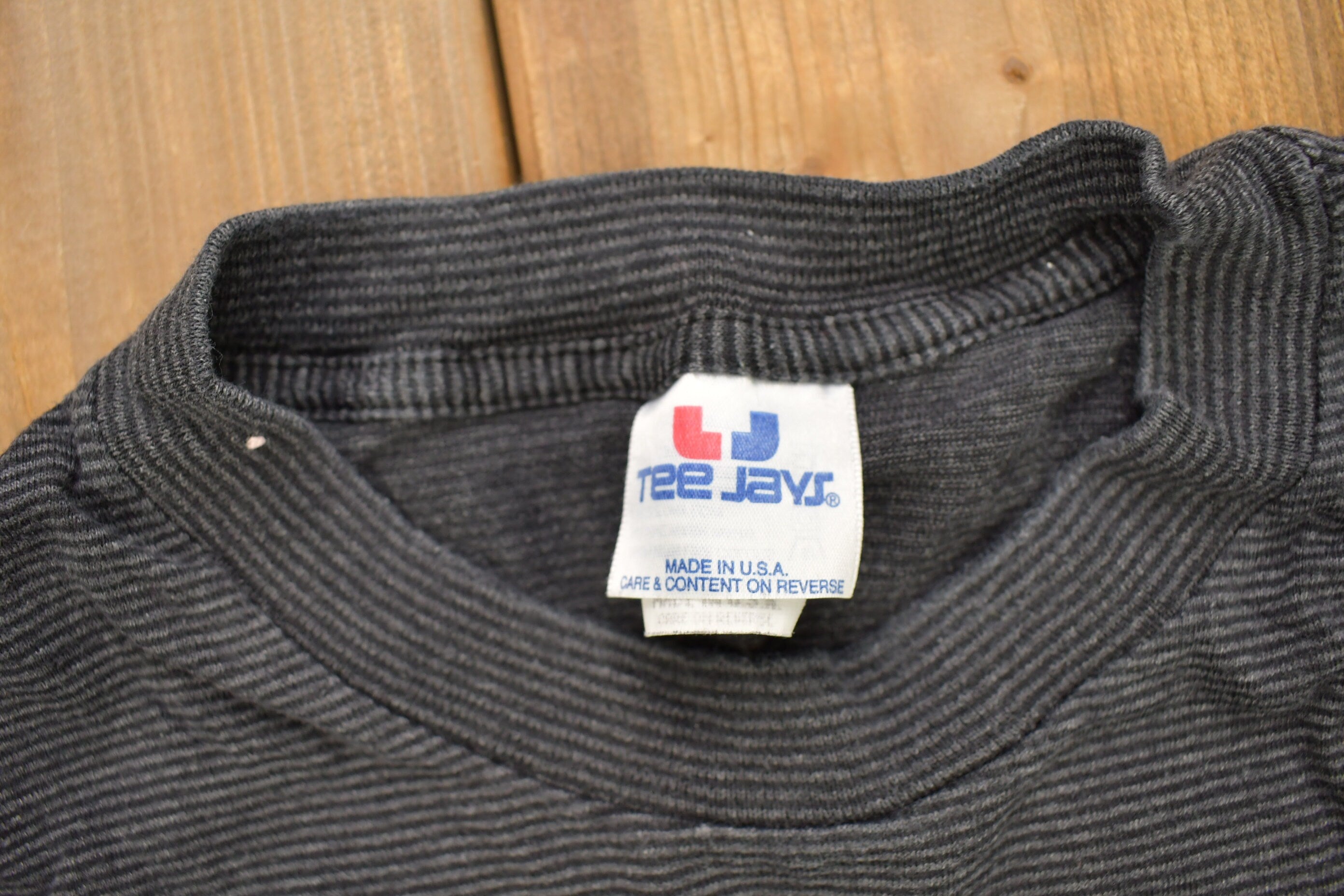 Vintage 1990s Hawaii Embroidered Souvenir T Shirt