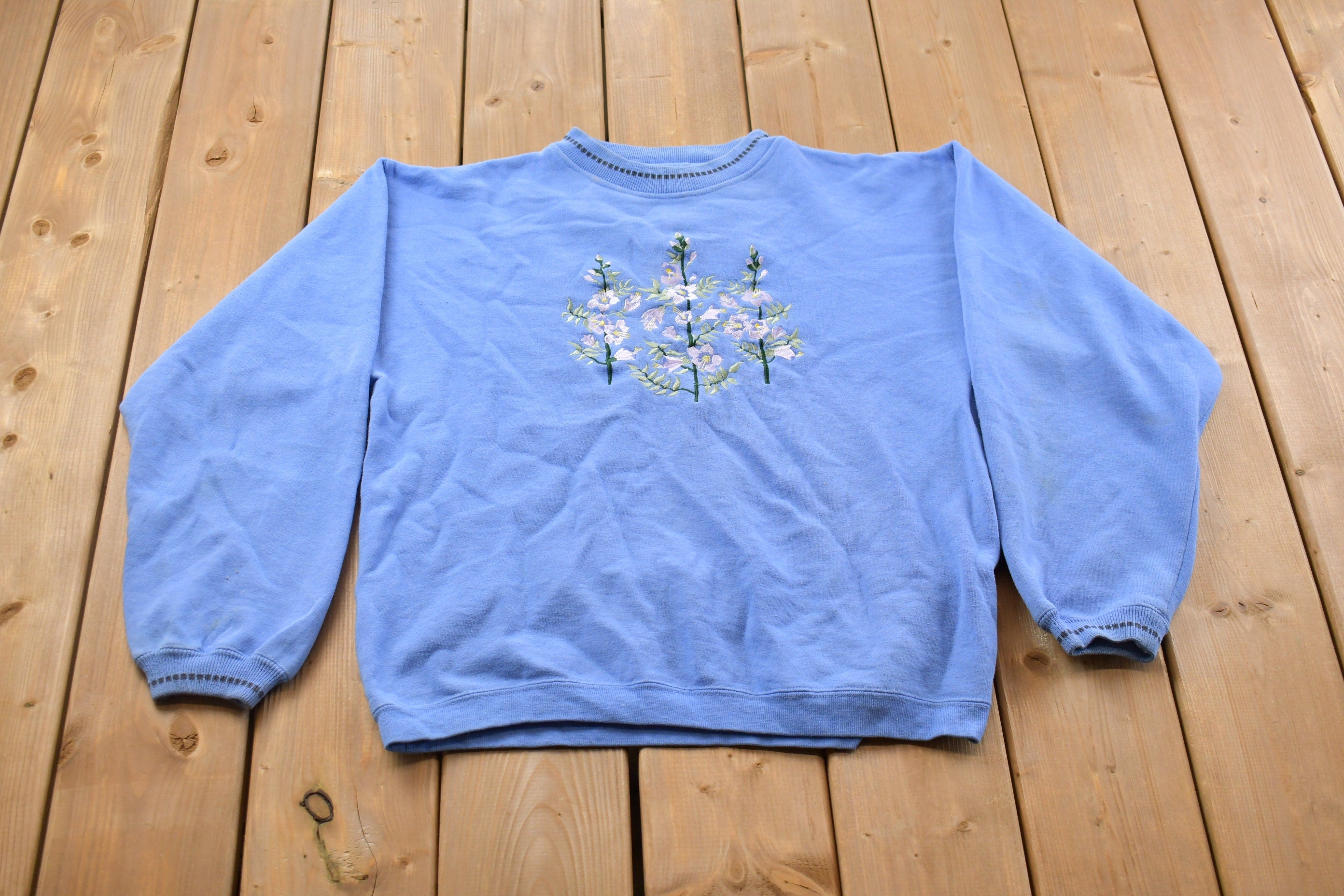 Vintage 1990s Floral Embroidered Crewneck Sweater
