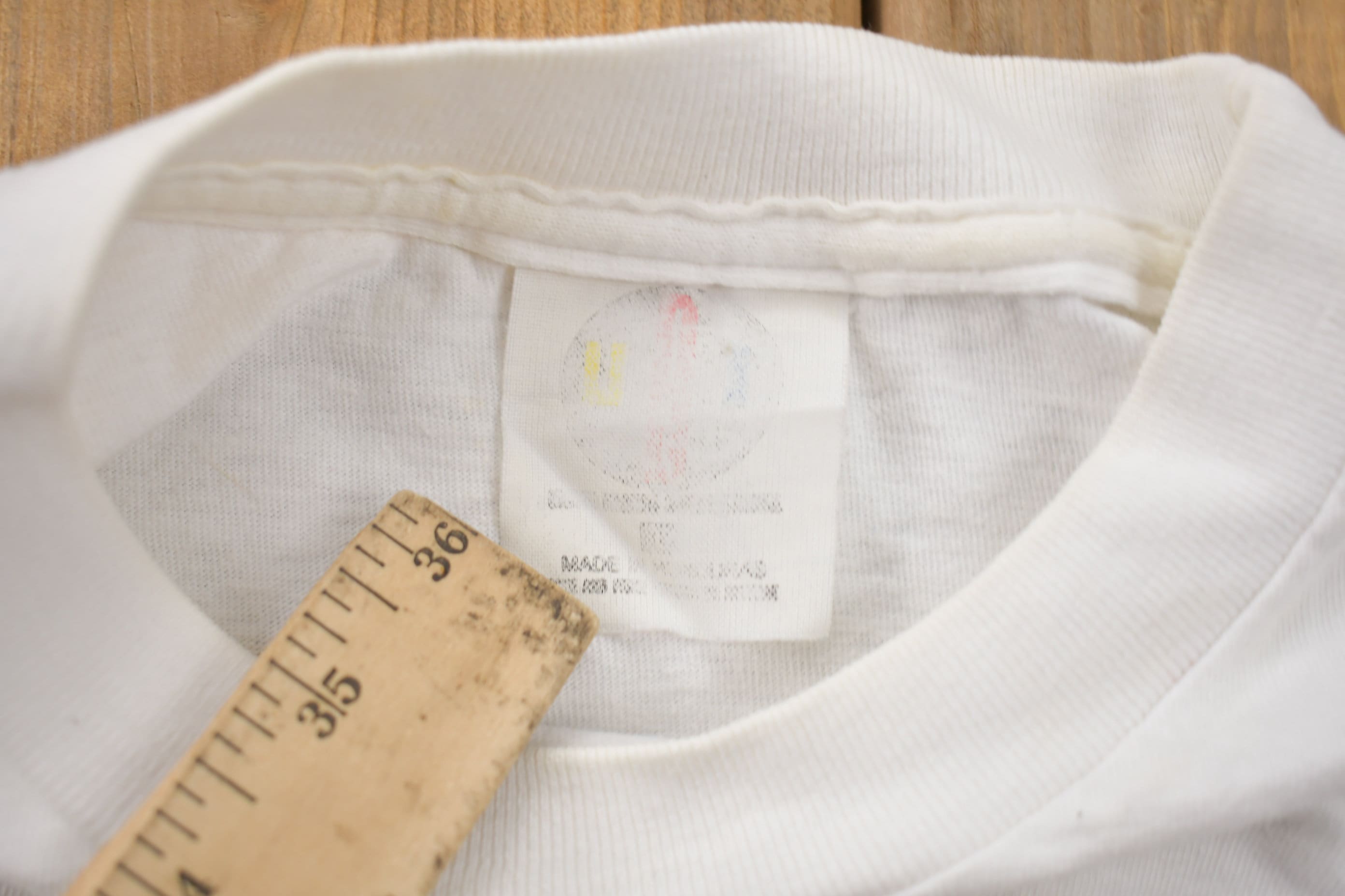 Vintage 1993 Tweety Bird and Sylvester the Cat Looney Tunes Cartoon Promo T-Shirt