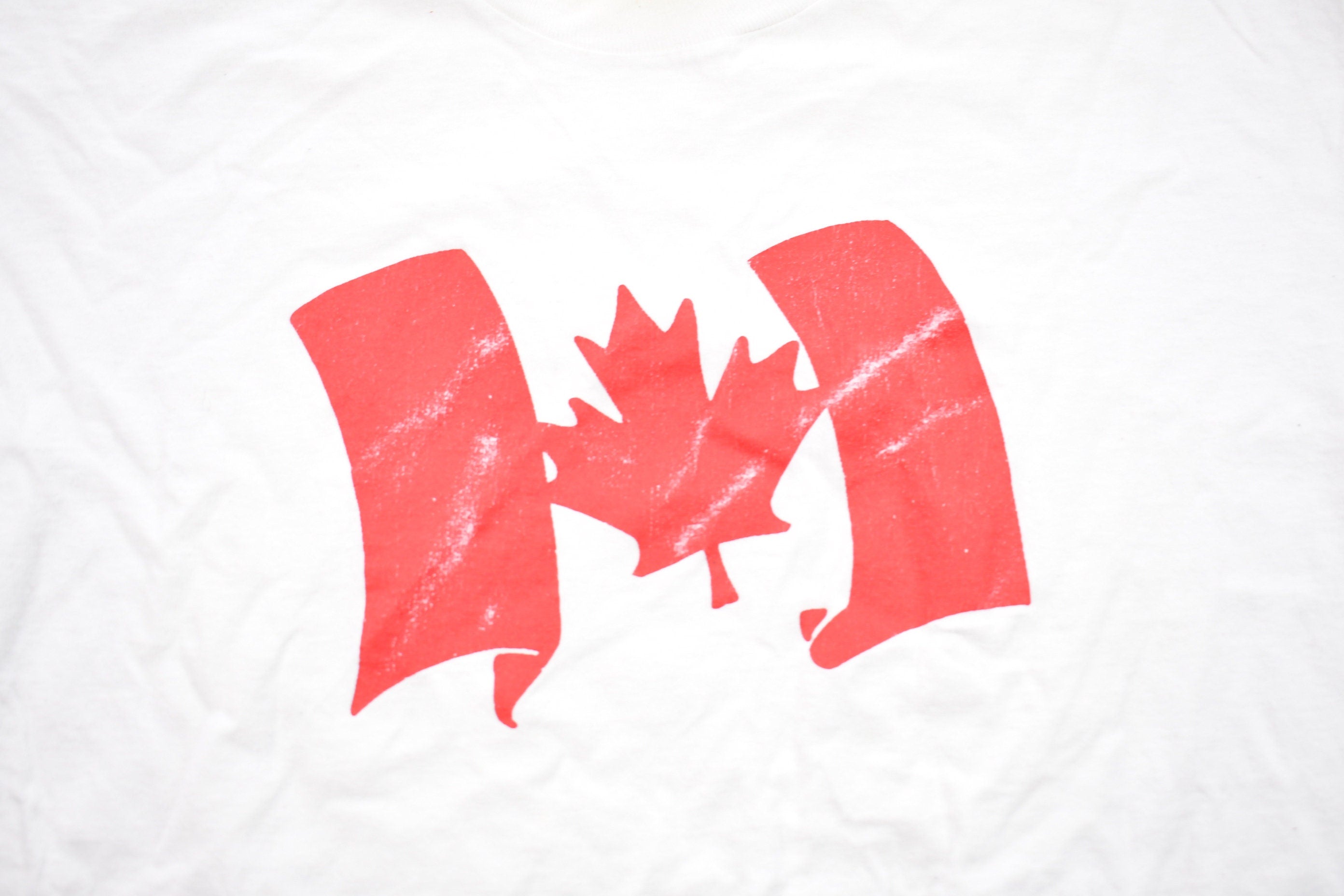 Vintage 1990s Canada Flag Graphic T-Shirt