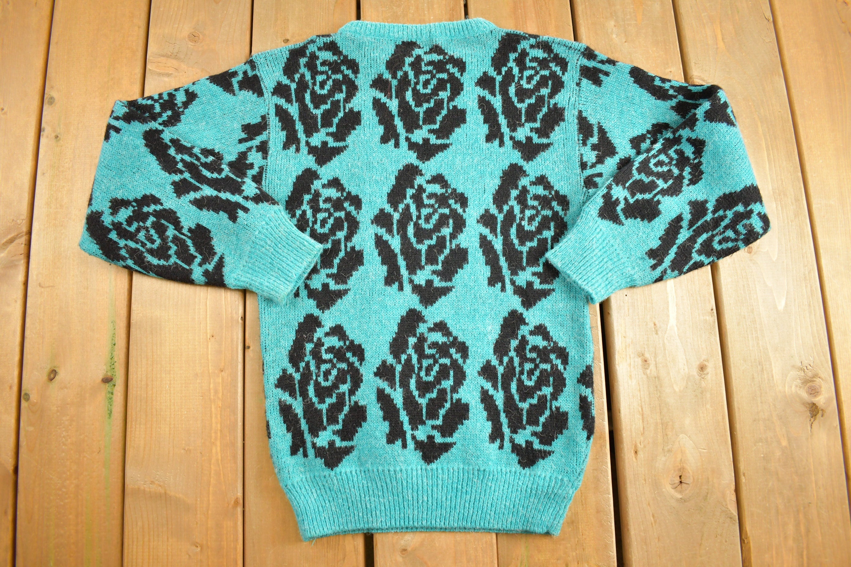 Vintage 1990s Rose Theme Knit Sweater