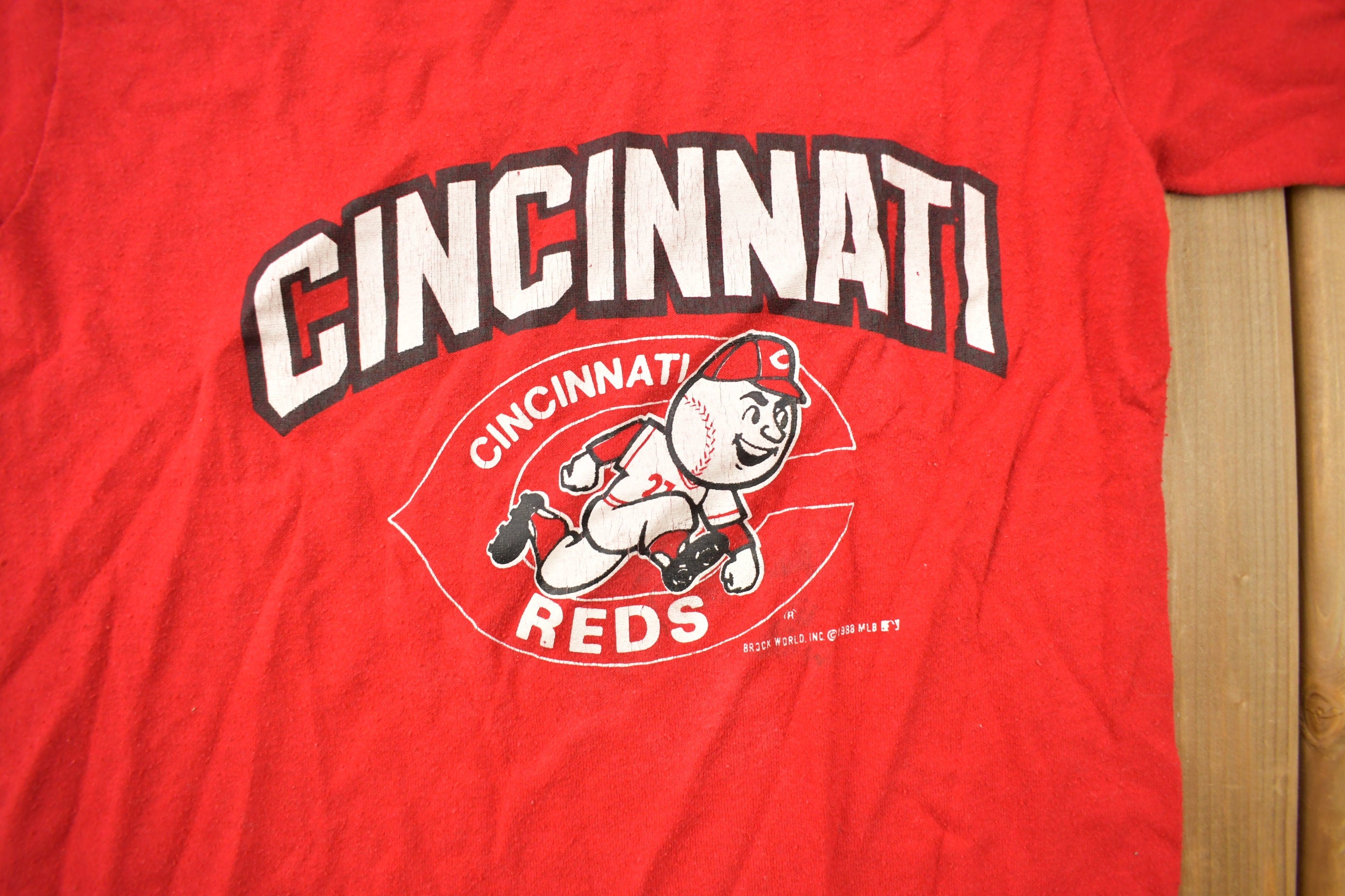 Vintage 1988 Cincinnati Reds MLB Youth Sized Graphic T-Shirt