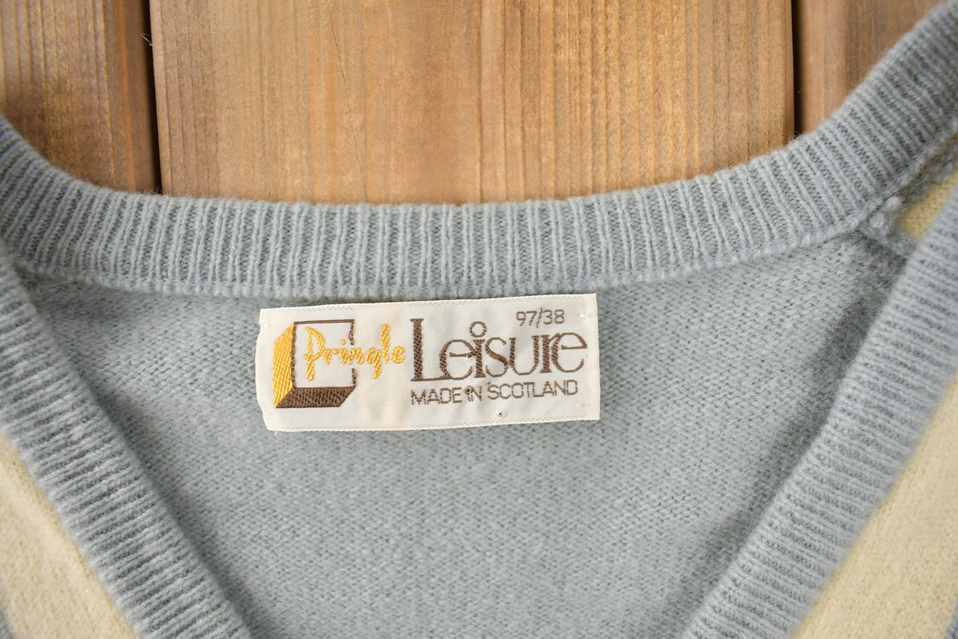 Vintage 1980s Pringle Leisure Knit V-Neck Sweater Size Small Made In Scotland