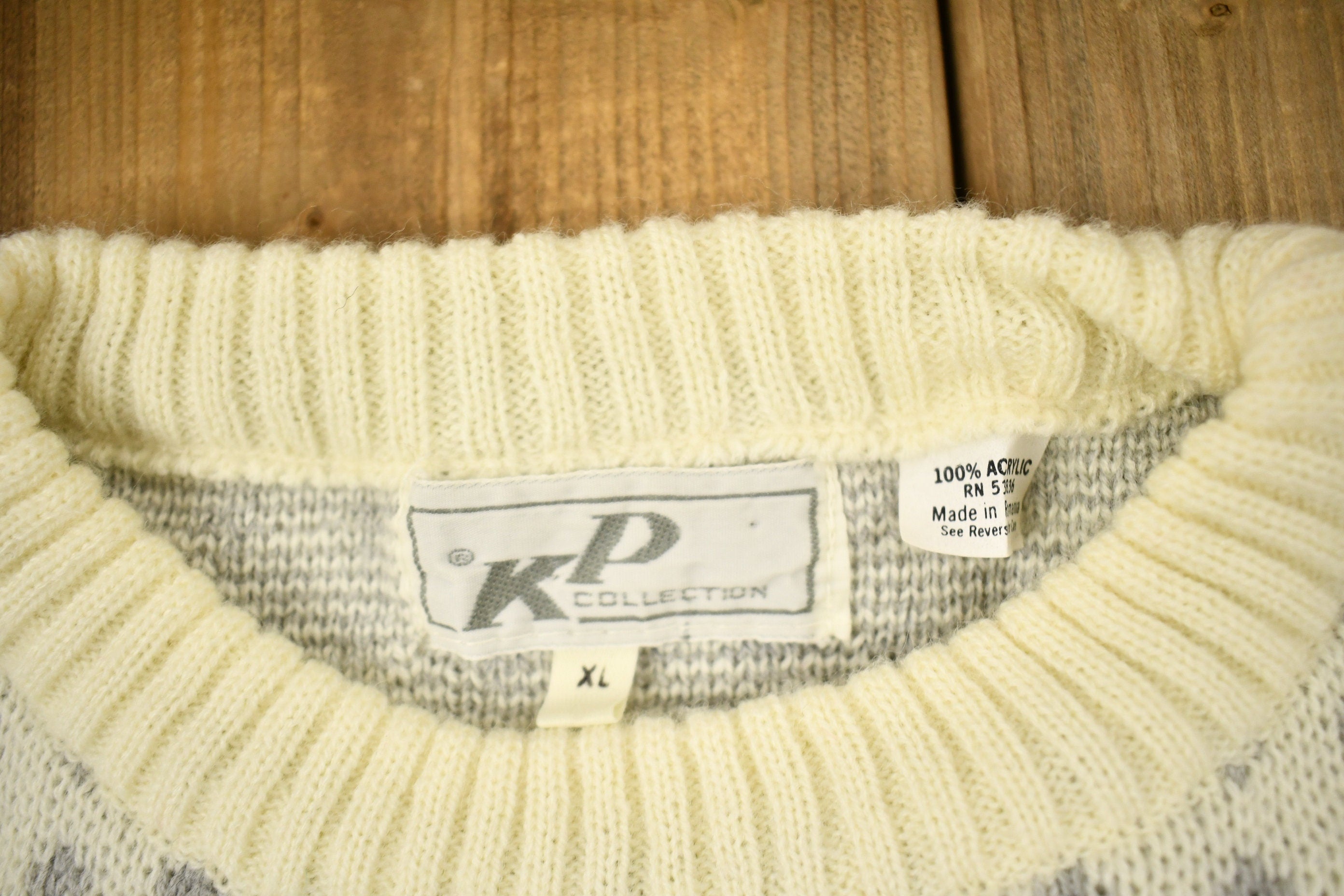 Vintage 1990s Winter Theme Knitted Crewneck Sweater