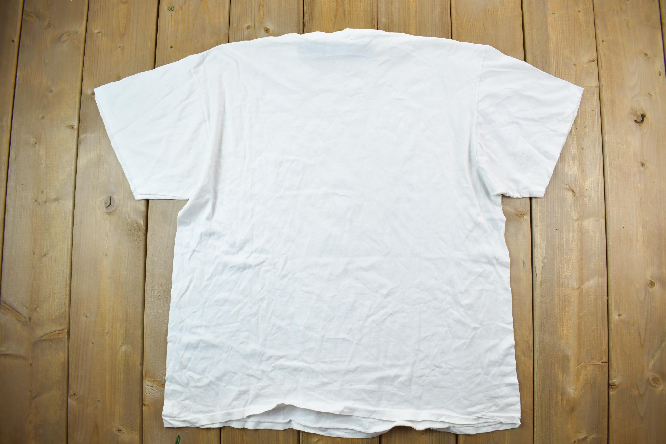 Vintage 1990s Wildhorse Saloon Graphic T-Shirt