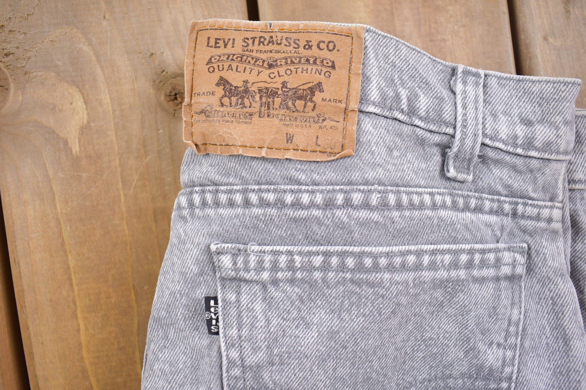 Vintage 1980s Levi's Black Tab Jeans Size 32 x 26