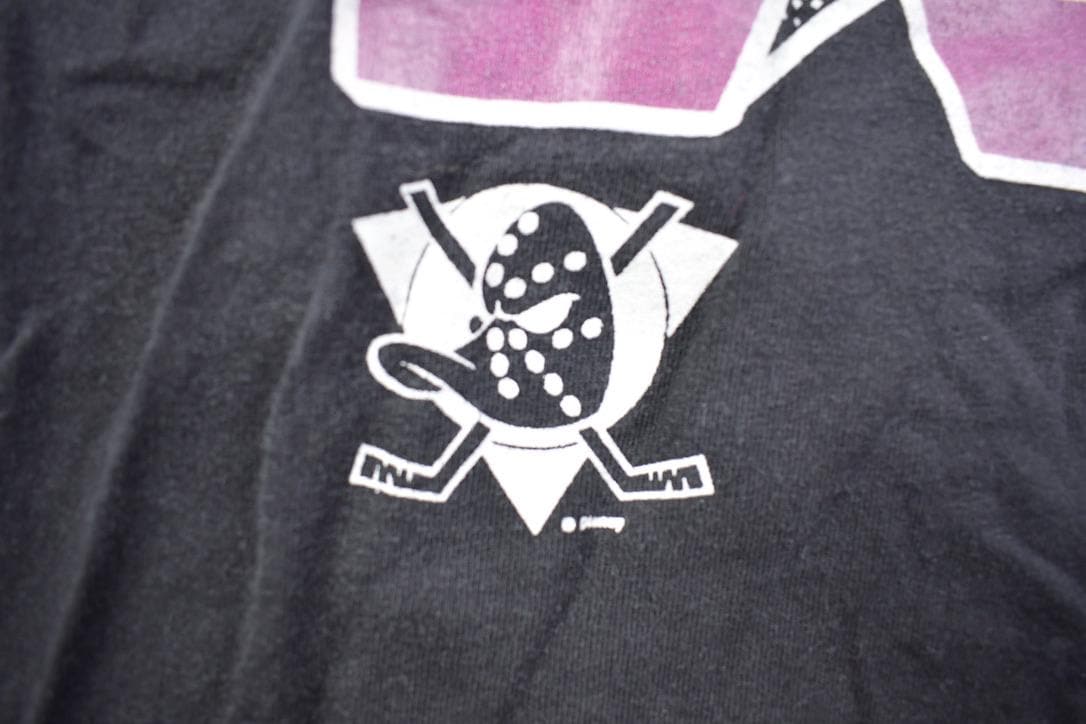 Vintage 1990s NHL The Mighty Ducks Graphic Cropped T Shirt Made In USA