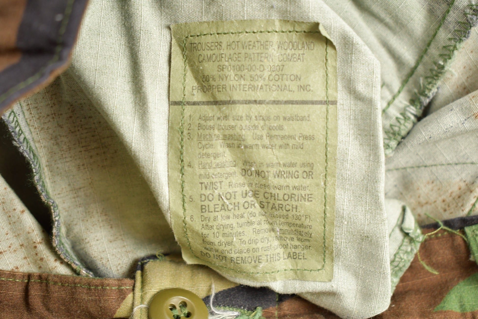 Vintage 2000 Army Woodland Camouflage Cargo Pants Size 32 - 39 x 32