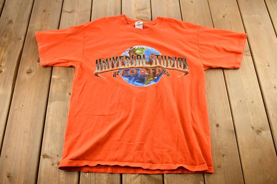 Vintage 2000s Universal Studios Orlando Florida Souvenir Travel Graphic T-Shirt