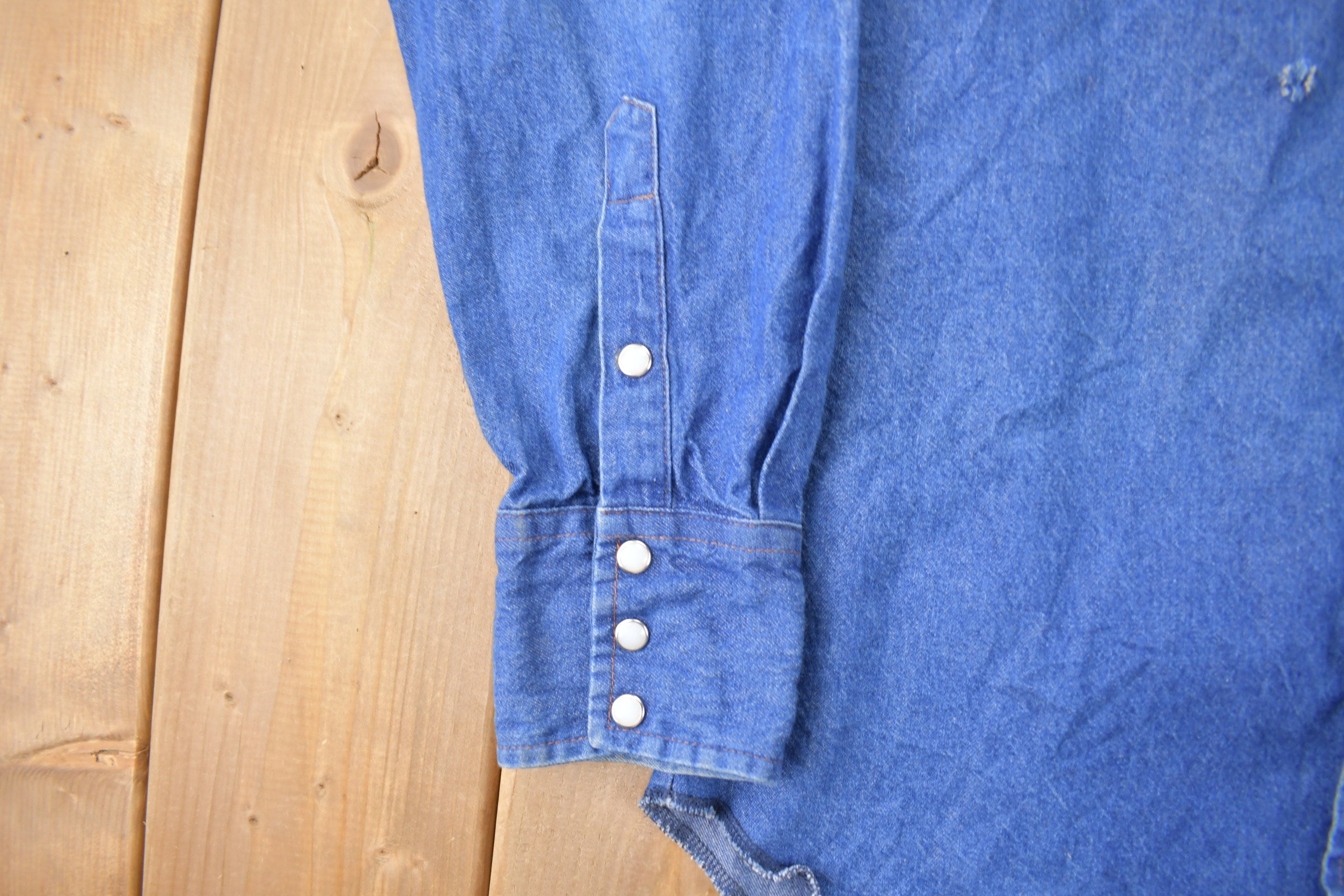 Vintage 1990s Wrangler Western Style Denim Snap Button Shirt