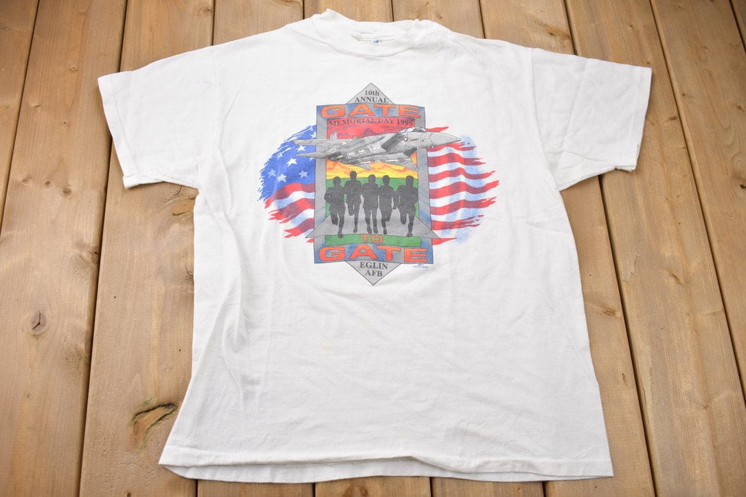 Vintage 1995 Memorial Day Gate to Gate Jet Graphic T-Shirt