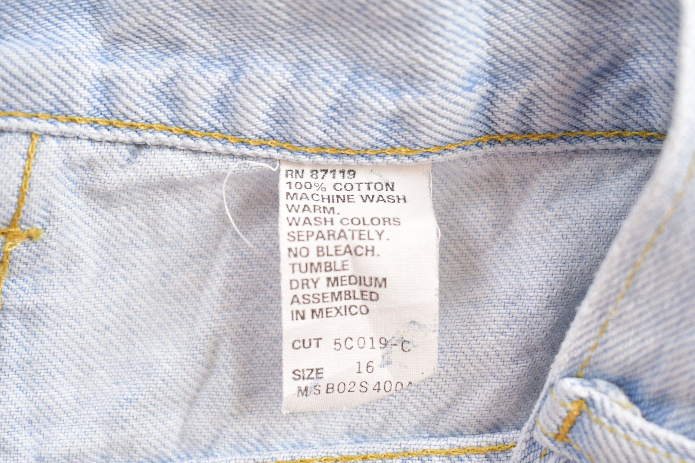 Vintage 1990s Cactus Jeans Womens Denim Shorts Size 32 x 7.5