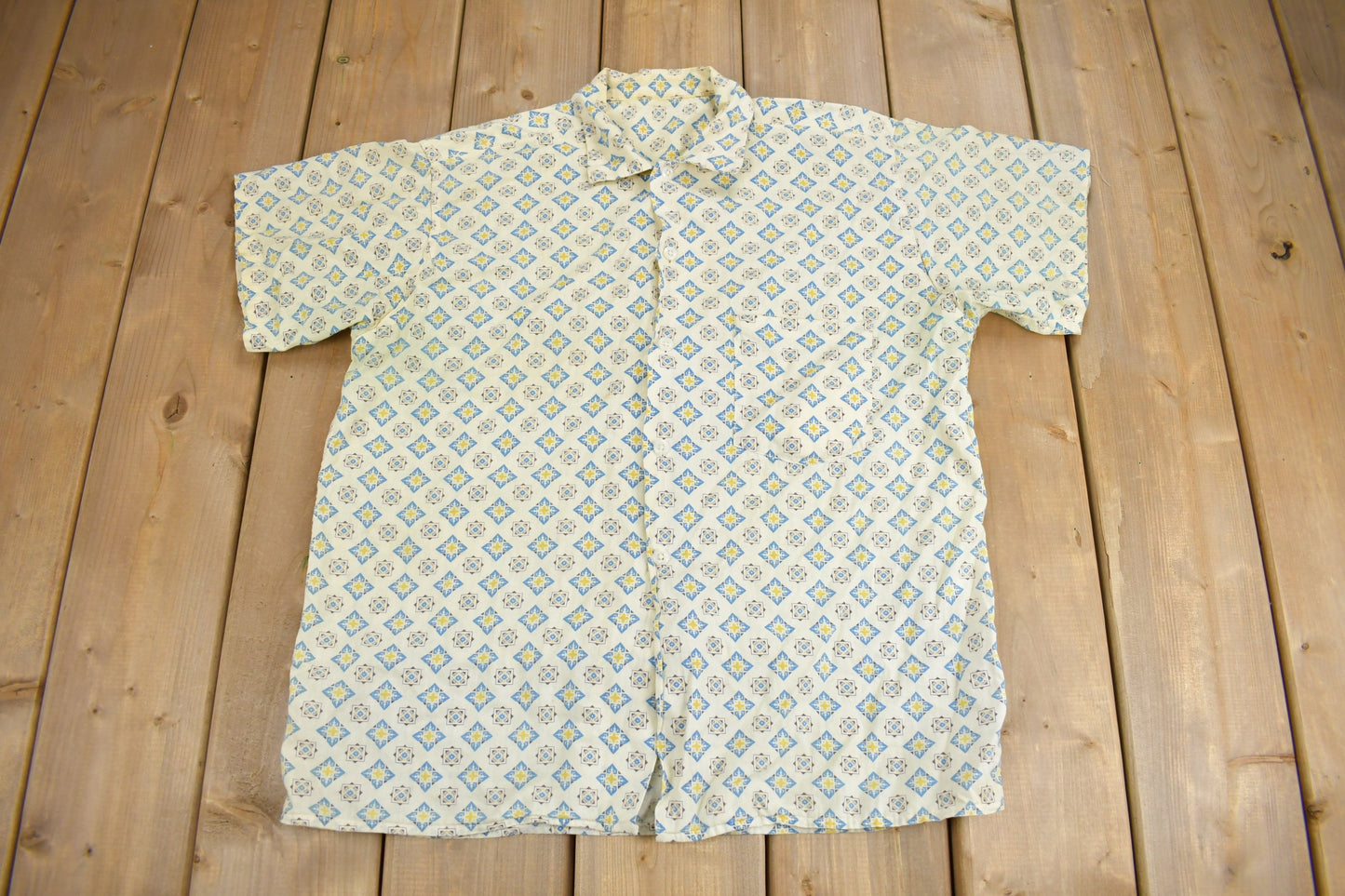 Vintage 1950s Single Needle All Over Print Button Up Shirt / Vintage All Over Print / Short Sleeve / True Vintage / MCM / Art Deco