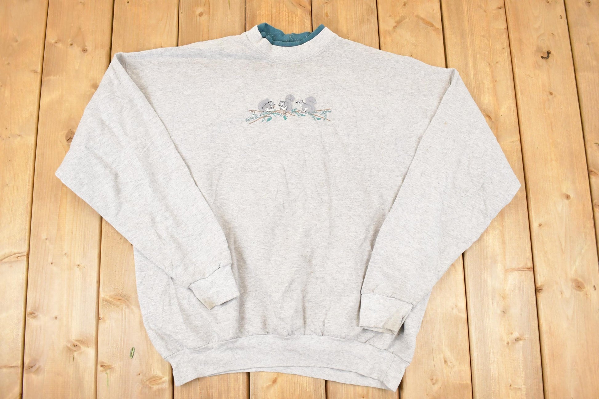 Vintage 1990s Bernie's Glen Embroidered Squirrels Double Collar Crewneck Sweatshirt Mens XL