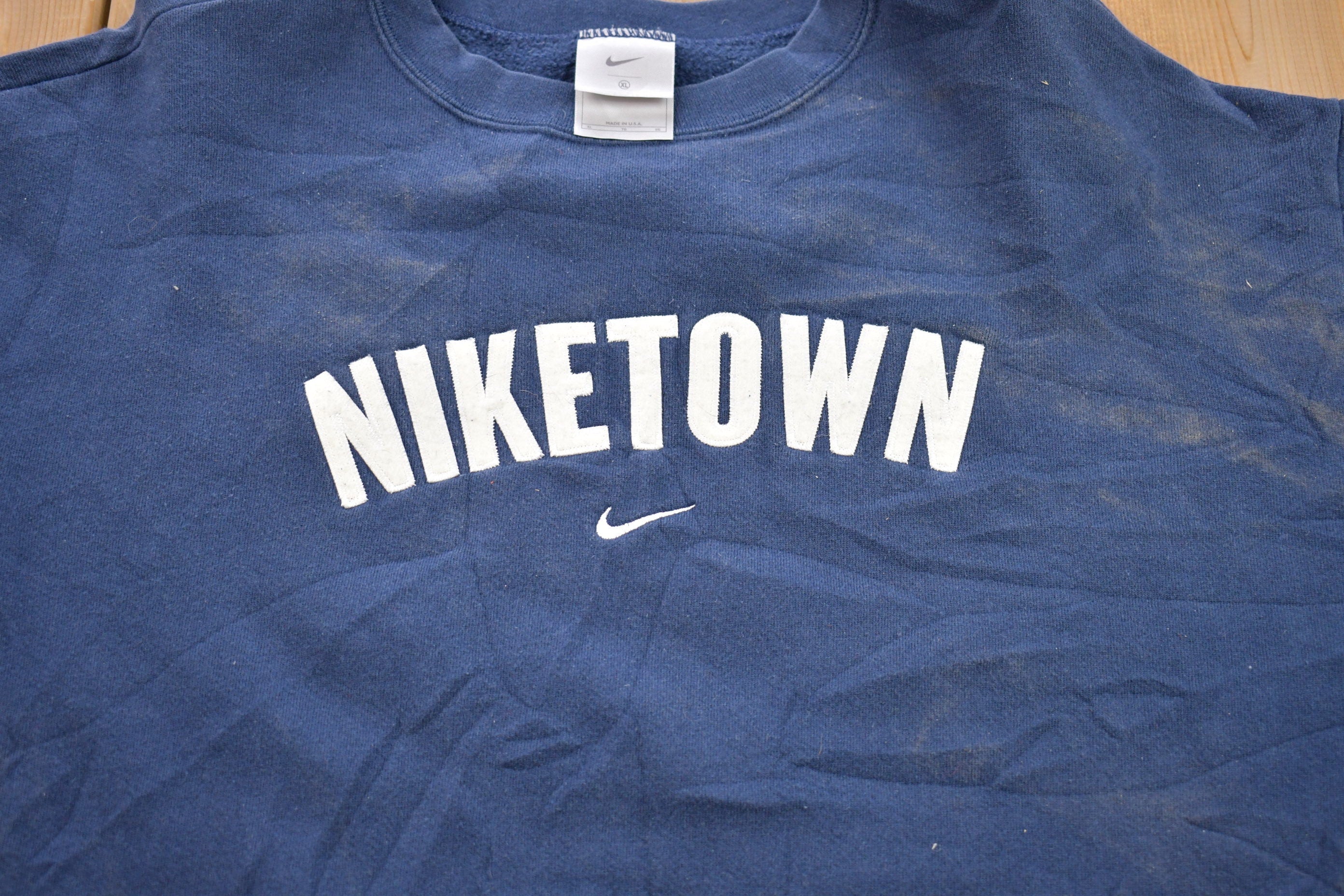 Vintage 1990s Nike Embroidered Mini Mid Swoosh Crewneck Sweatshirt