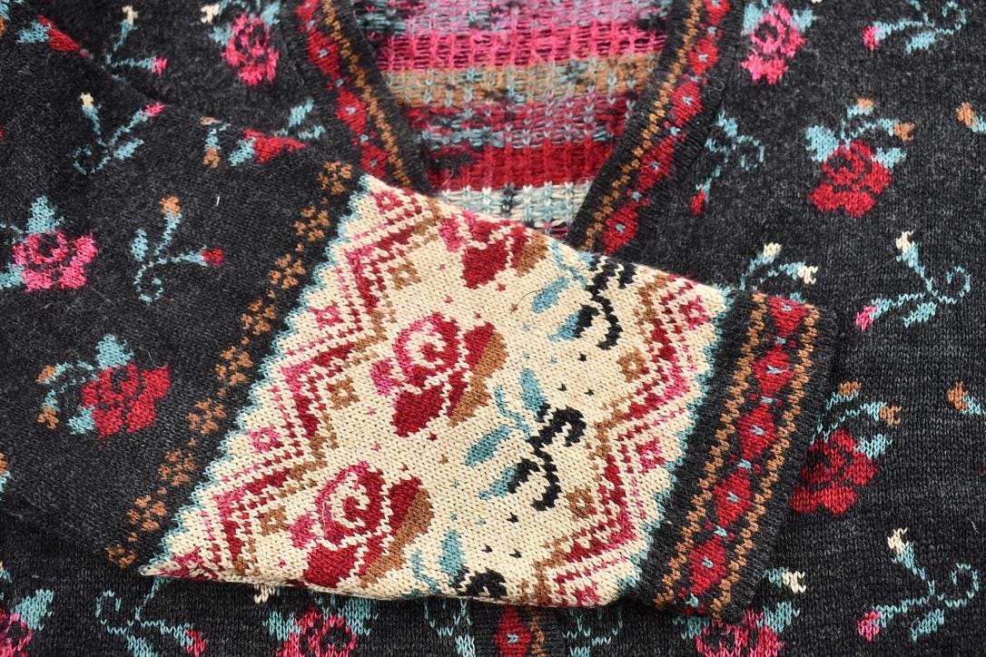 Vintage 1990s Basic Editions Women's Rose and Lily Pattern Knit Cardigan Sweater