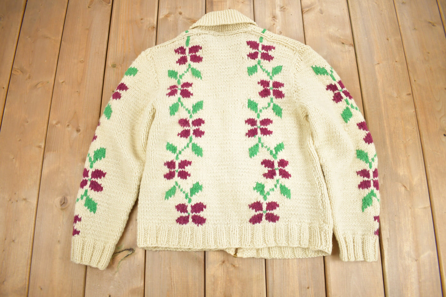 Vintage 1950s Hand-Knit Floral Theme Cowichan Sweater / Wool / True Vintage / Outdoorsman / Heavy Weight