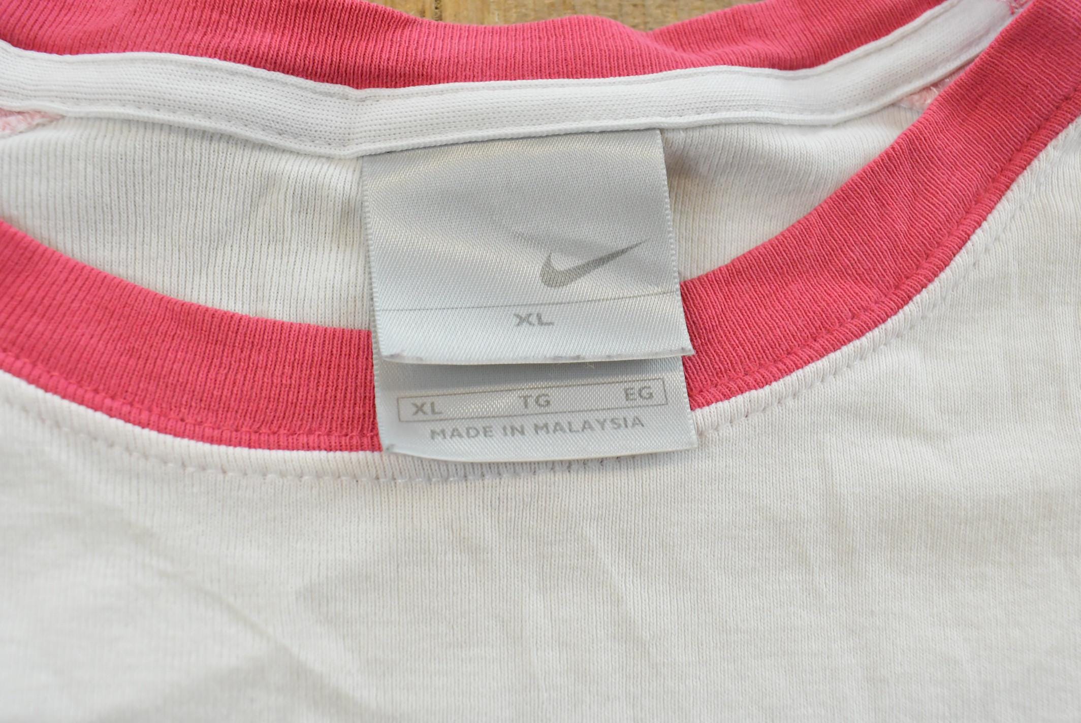 Vintage Y2K Nike Graphic T-Shirt Womens L / Swoosh / Nike Swoosh / 00s Nike Vintage / Small Swoosh / Big Swoosh / Nike Check / Silver Tag