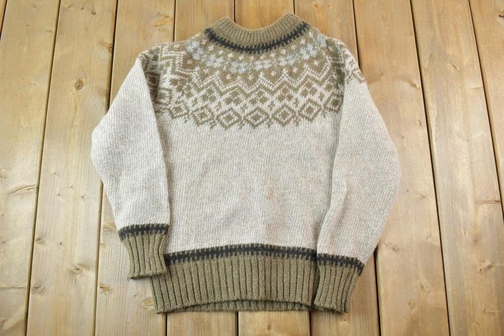 Vintage 1980s Woolrich 100% Wool Knit Crewneck Sweater /