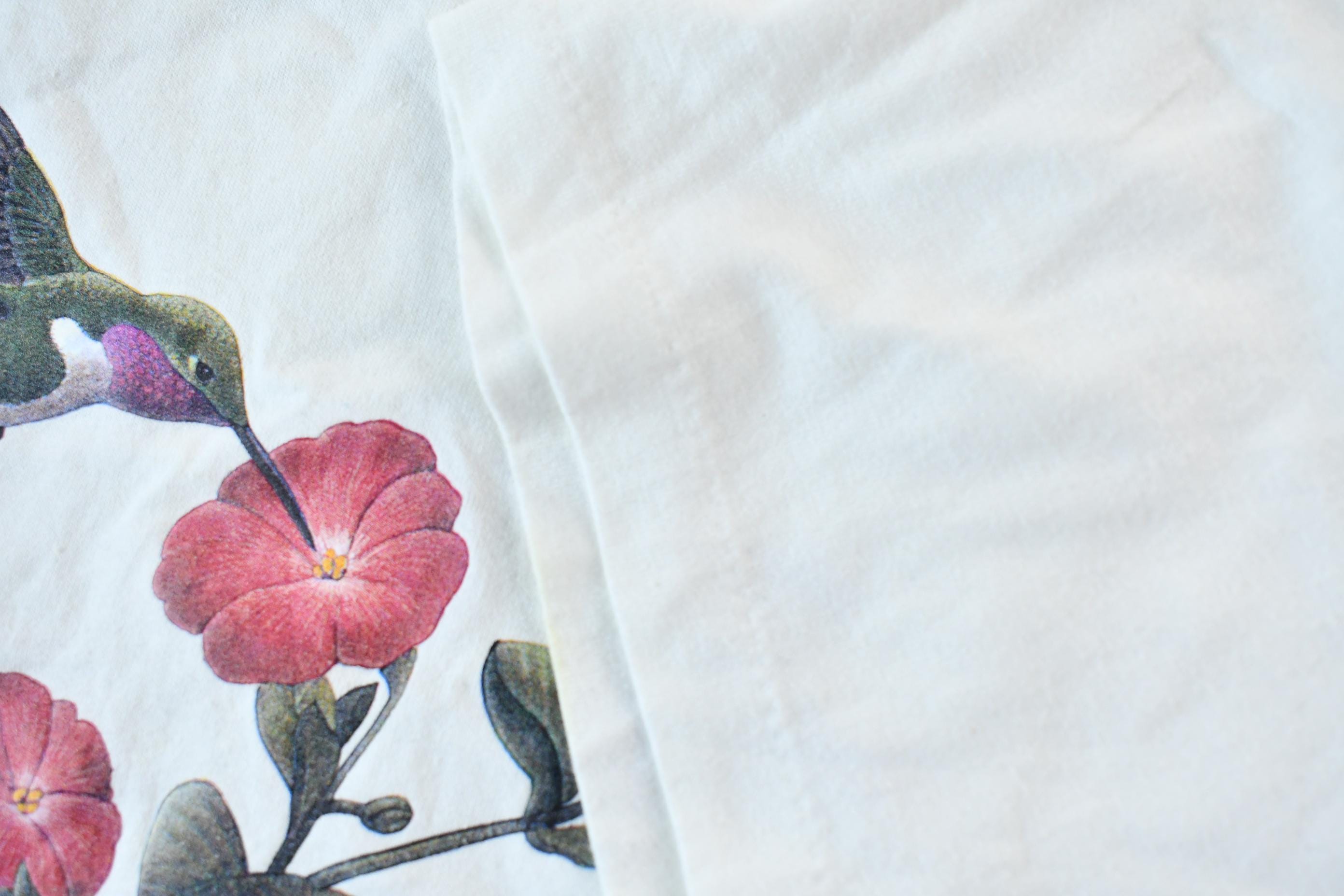 Vintage 1990s Realistic Hummingbird and Flower Scene Nature Themed Single Stitch Graphic T-Shirt
