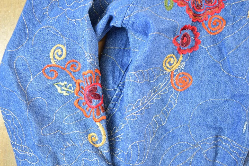 Vintage 1990s Tantrums Embroidered Floral Print 100% Cotton Lined Jean Jacket