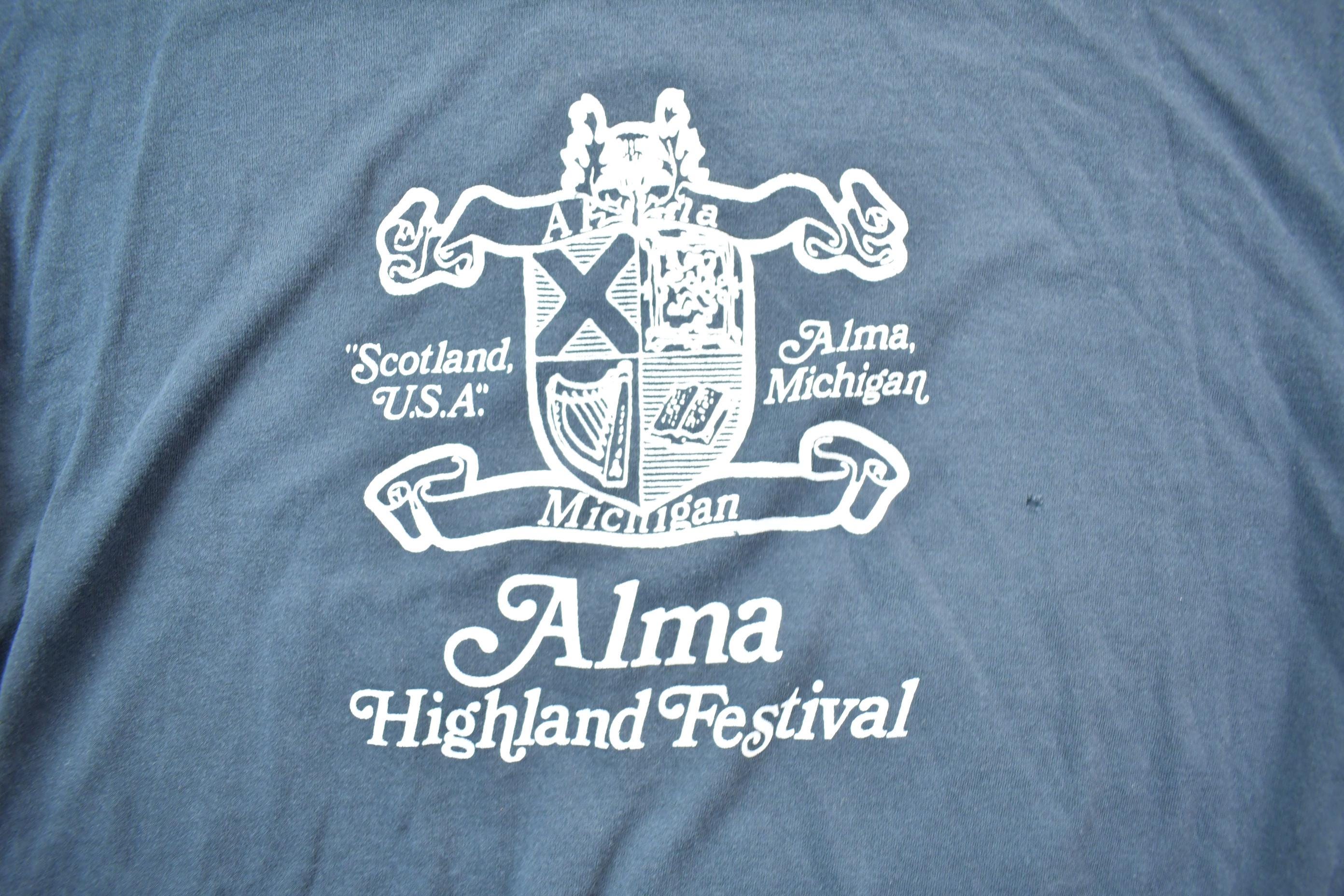 Vintage 1990s Alma Highland Festival Graphic T-Shirt