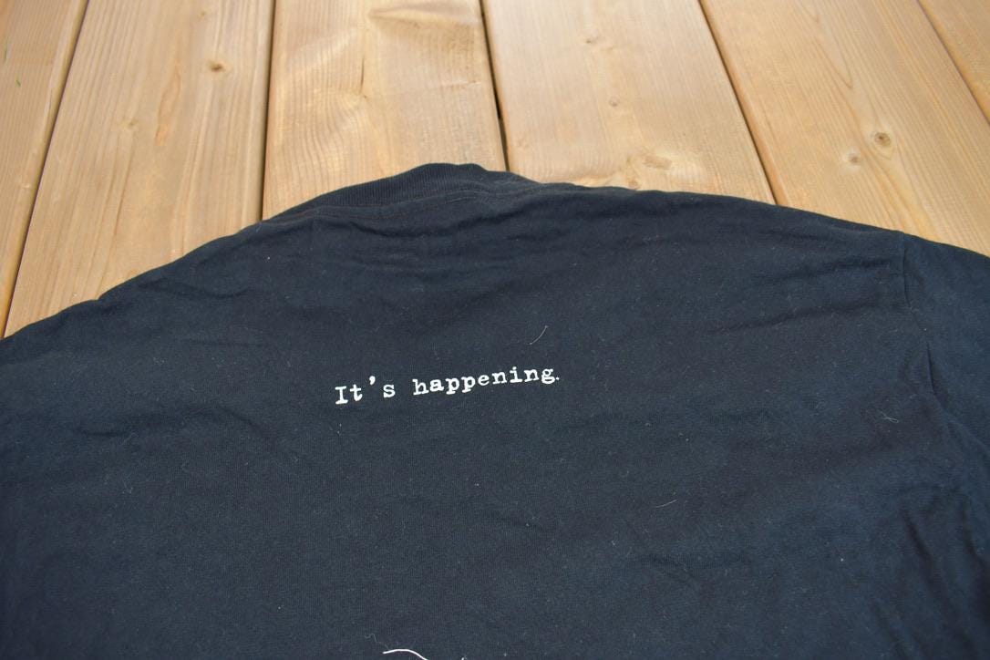 Vintage 2002 Signs M. Night Shyamalan Movie Promo T-shirt