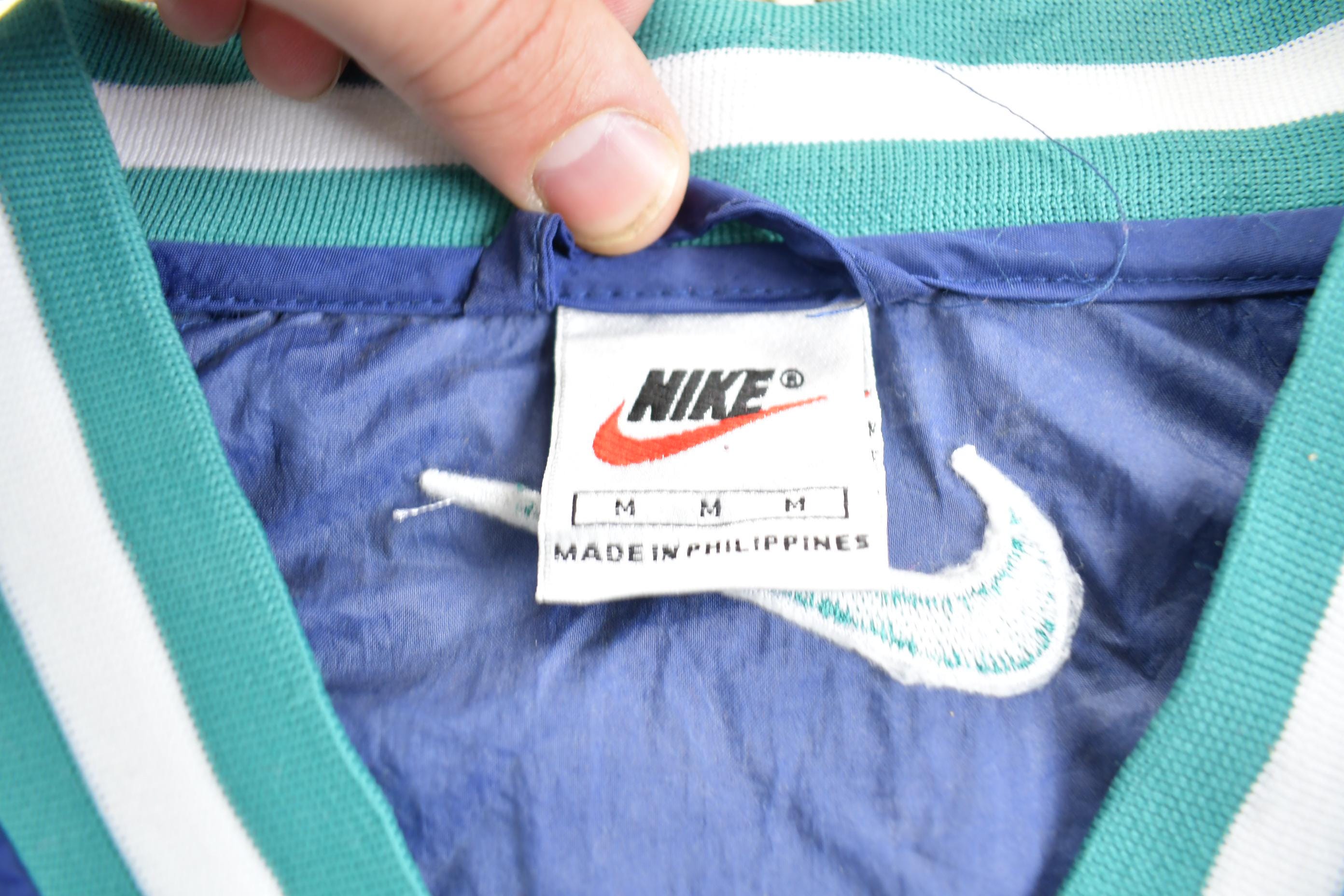 Vintage 1990s Nike Embroidered Snap Button Windbreaker Jacket