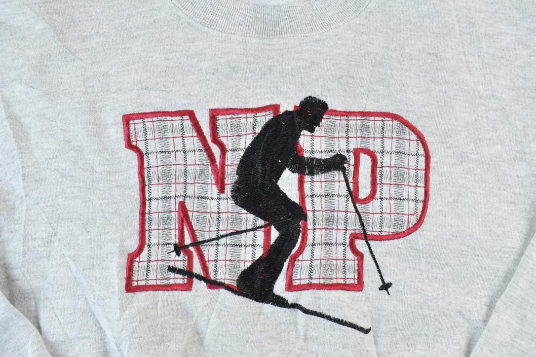 Vintage 1990s NP Ski Club Souvenir Embroidered Crewneck Sweatshirt