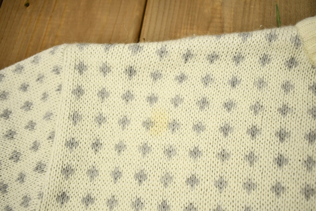 Vintage 1990s Winter Theme Knitted Crewneck Sweater