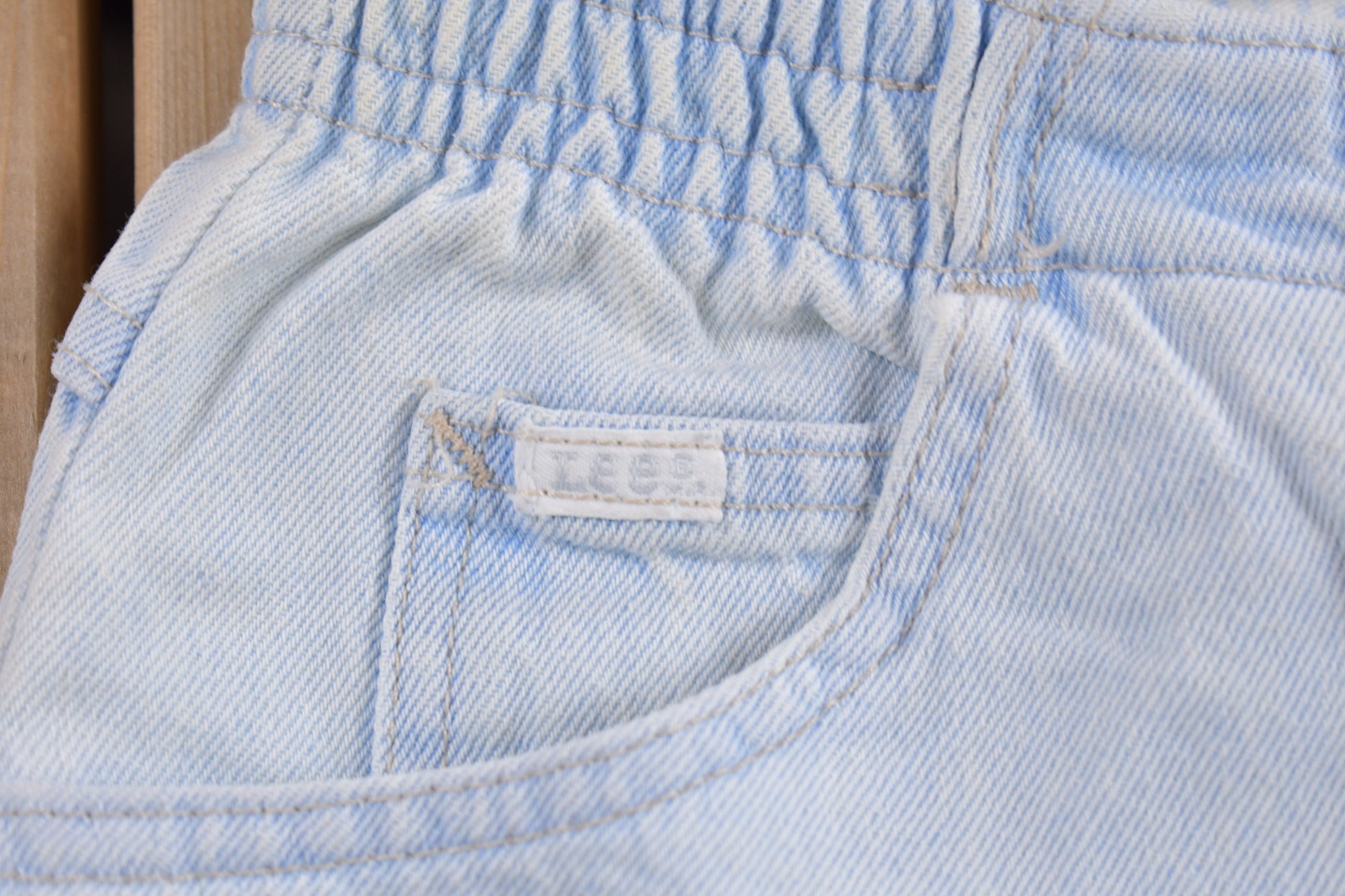 Vintage 1990s LEE Light Wash Tapered Mom Jeans
