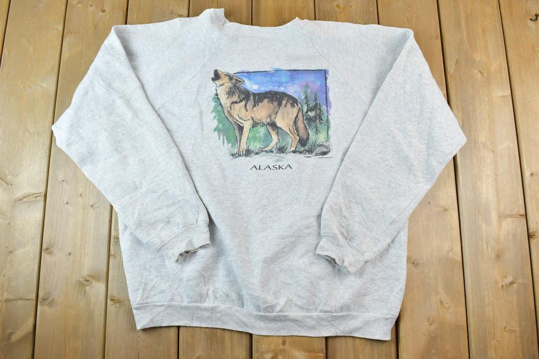 Vintage 1990s Alaska Howling Wolf Crewneck Sweatshirt