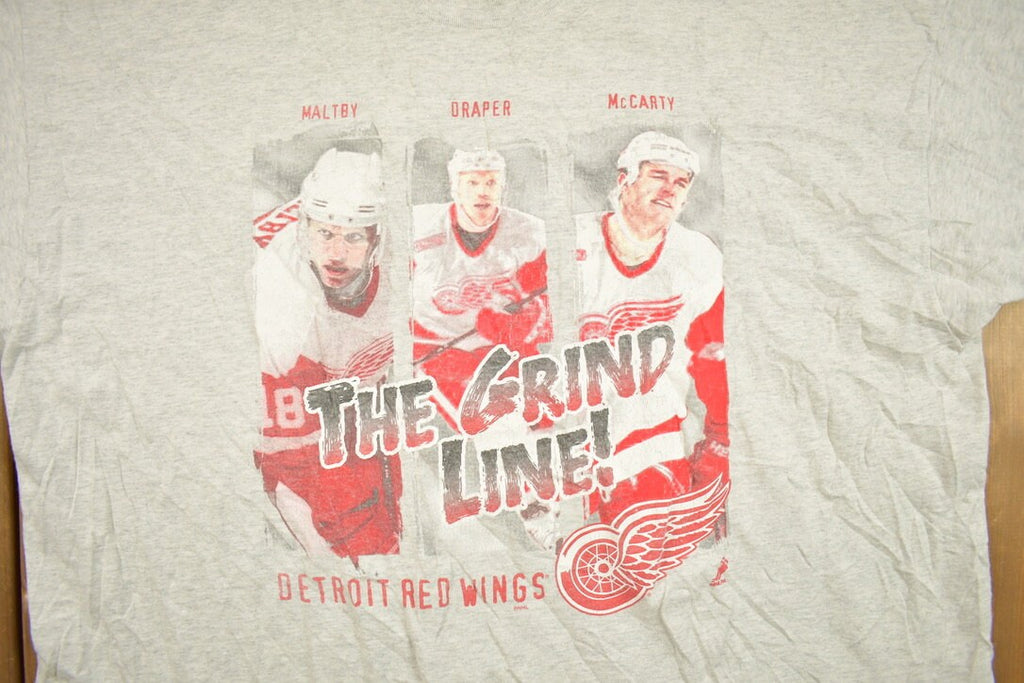 Vintage 1990s The Grind Line Detroit Red Wings NHL Graphic T-Shirt