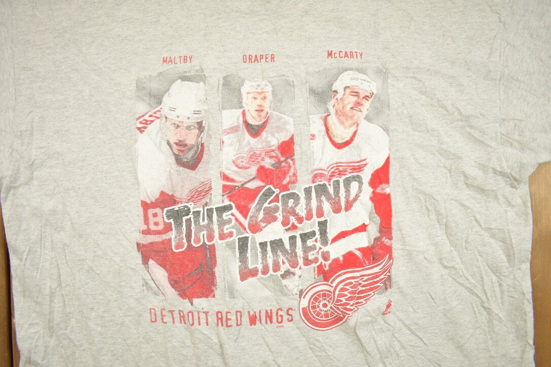 Vintage 1990s The Grind Line Detroit Red Wings NHL Graphic T-Shirt