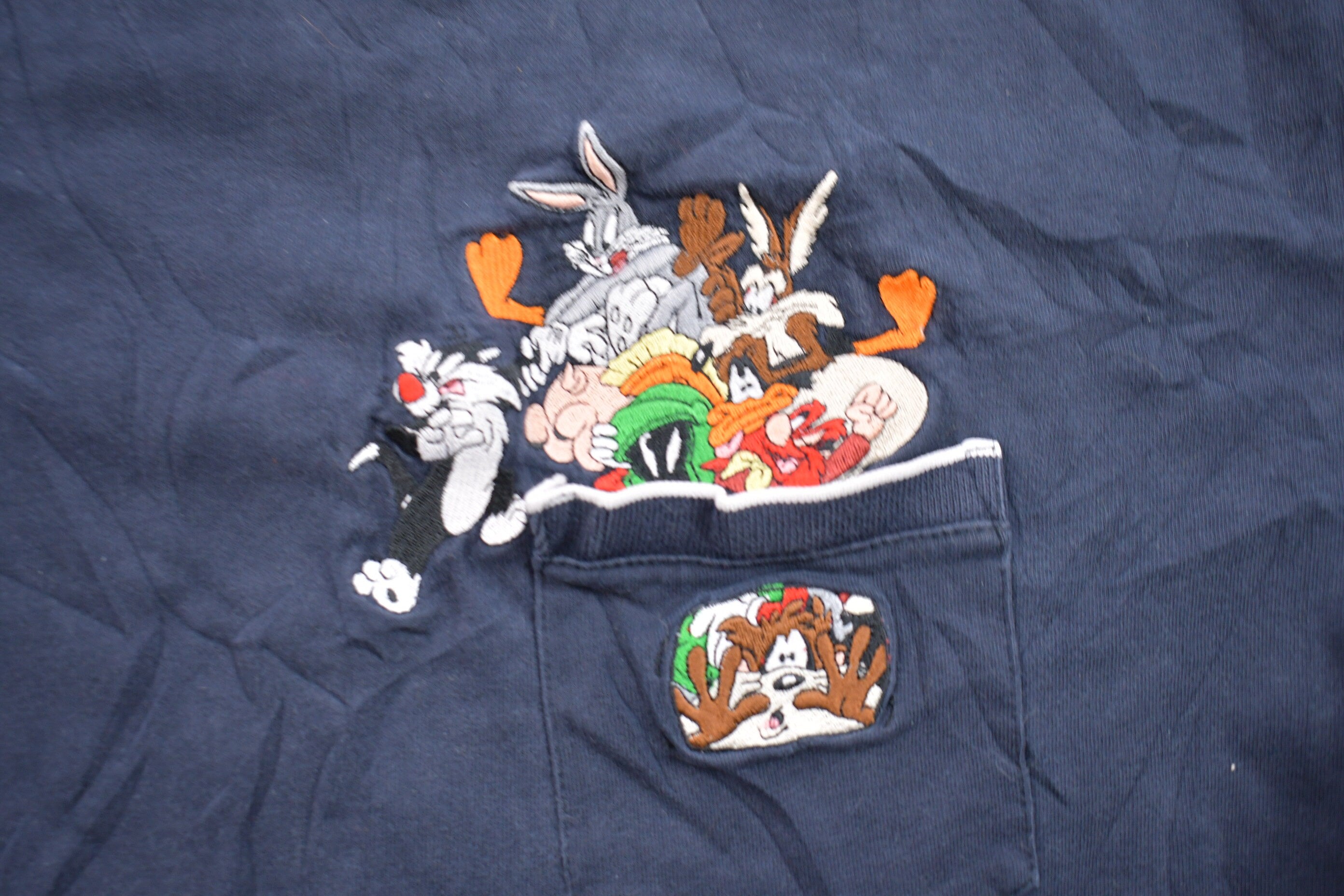 Vintage 1990s Warner Bros Looney Tunes Graphic Embroidered T-Shirt