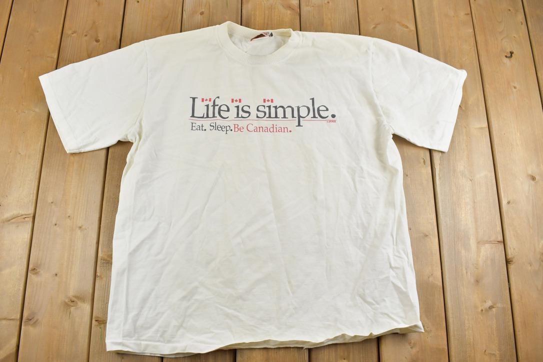 Vintage 1990s Be Canadian Souvenir T-Shirt