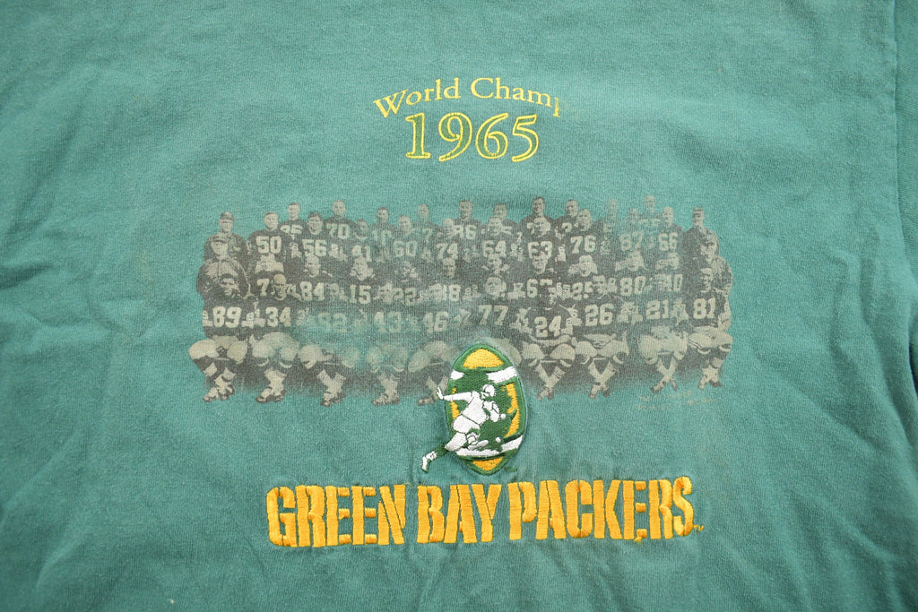 Vintage 1990s Embroidered Green Bay Packers World Champ 1965 NFL Graphic T-Shirt