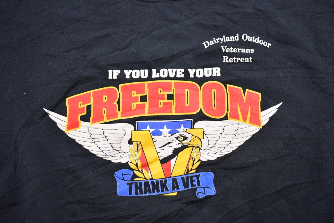 Vintage 1990s Dairyland Outdoor Veterans Retreat Crewneck Sweatshirt