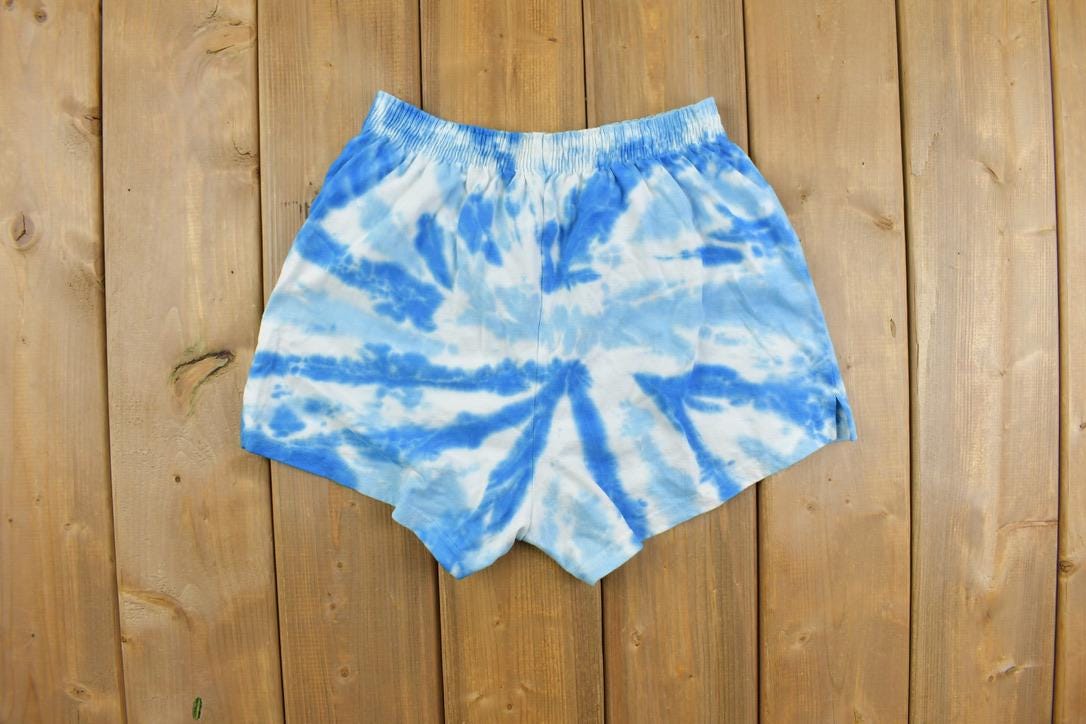 Vintage 1990s Women's Tie Dye Shorts
