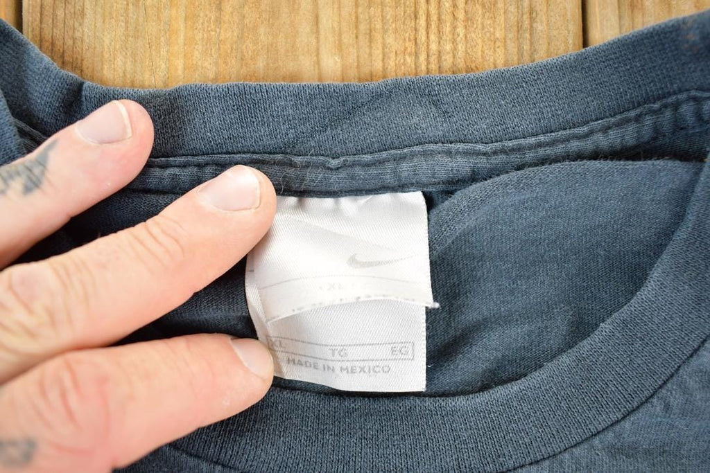 Vintage 1990s Nike Graphic T-Shirt Mens Large