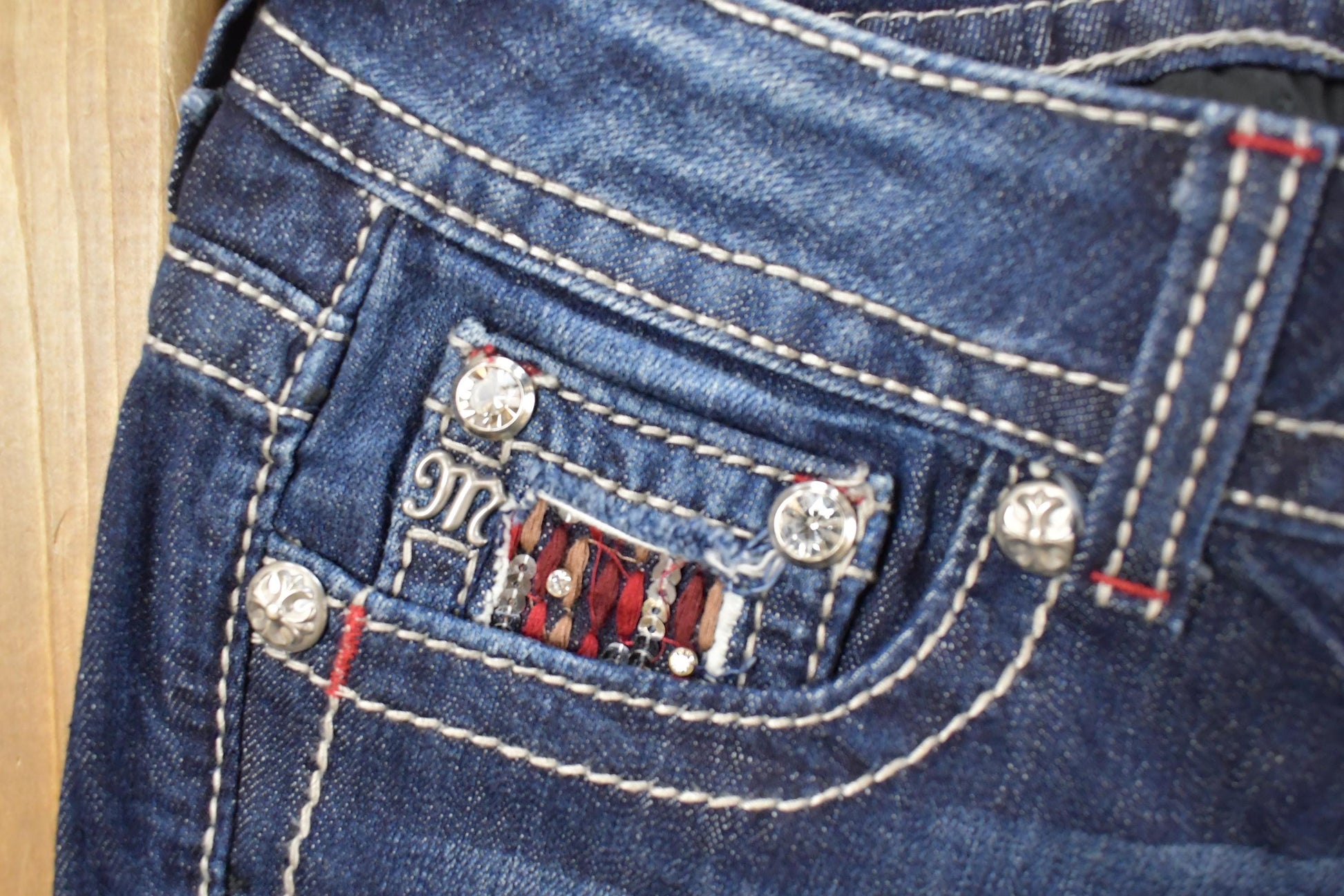 Vintage Deadstock Y2K Miss Me Bedazzled Low Rise Jeans Women's Size 26x31 / Boot Cut Jeans / 2000's Embroidered Contrast Stitched Denim