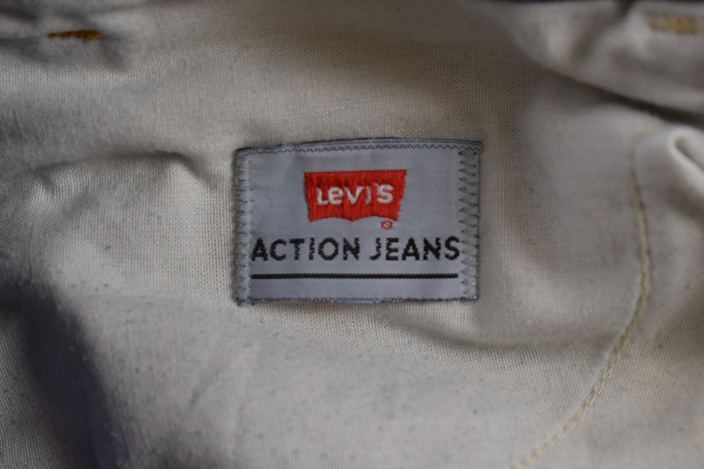 Vintage 1980s Levi's Brown Tab Action Jeans Size 32 x 29 / Streetwear / Vintage Denim / Made In USA