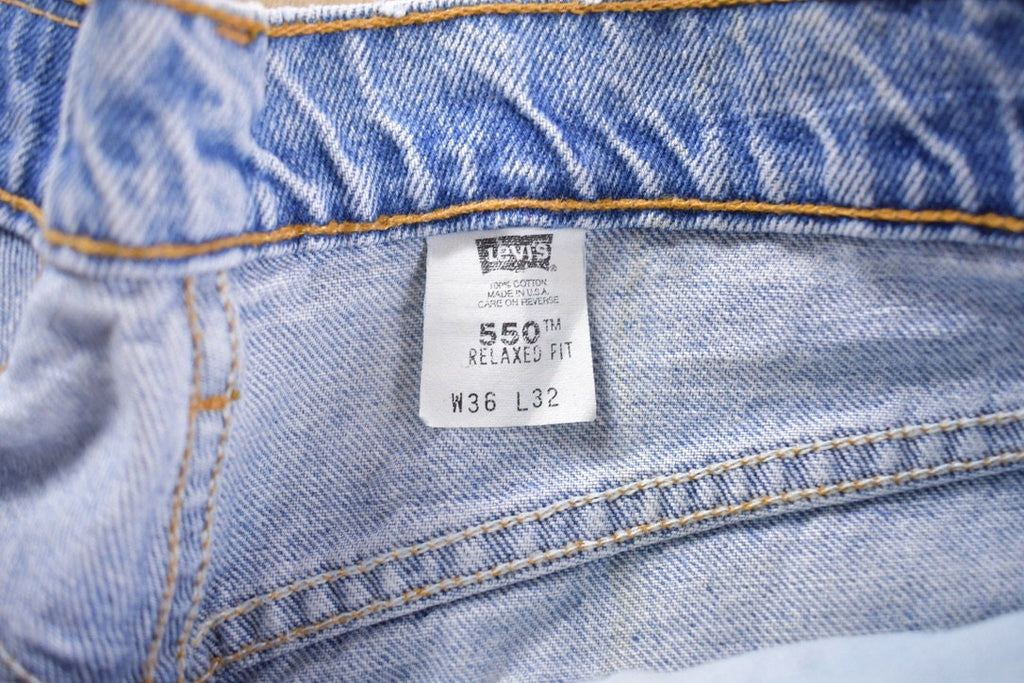 Vintage 1990s Levi 550s Red Tab Jeans Size 34 x 31