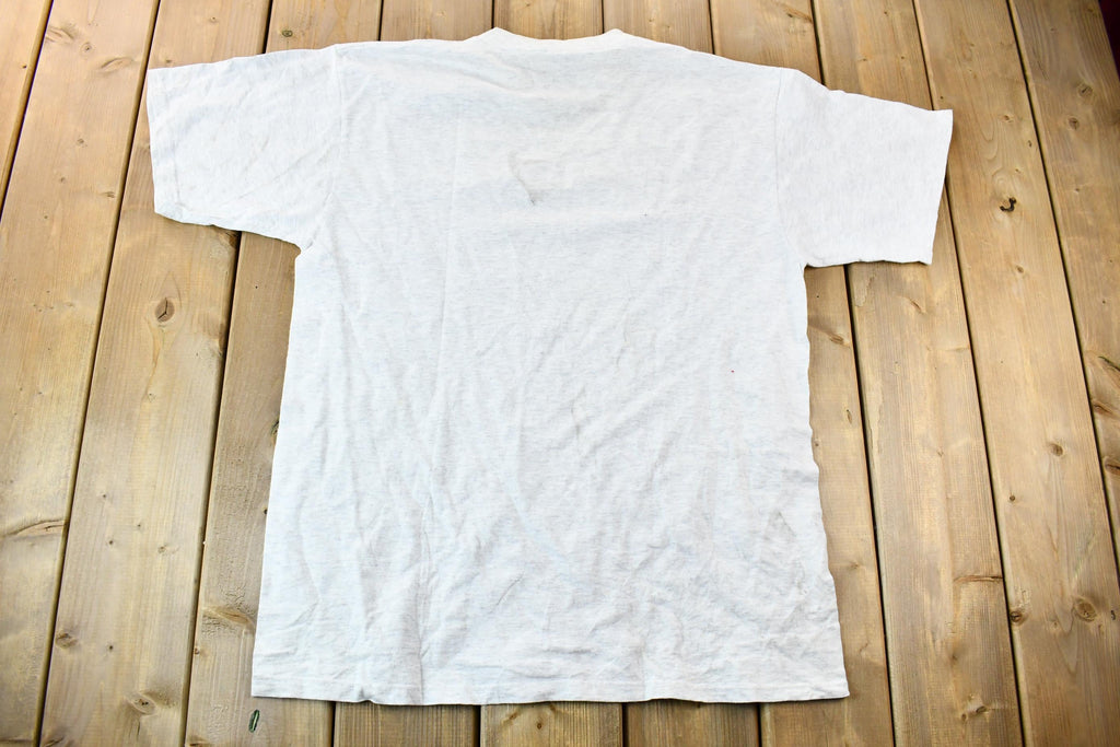 Vintage 1990s Discover Wilfrid Laurier University Single Stitch Graphic T-Shirt Made In USA