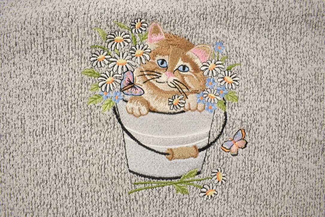 Vintage 1990s Flowers and Kitten Cute Crewneck Sweater