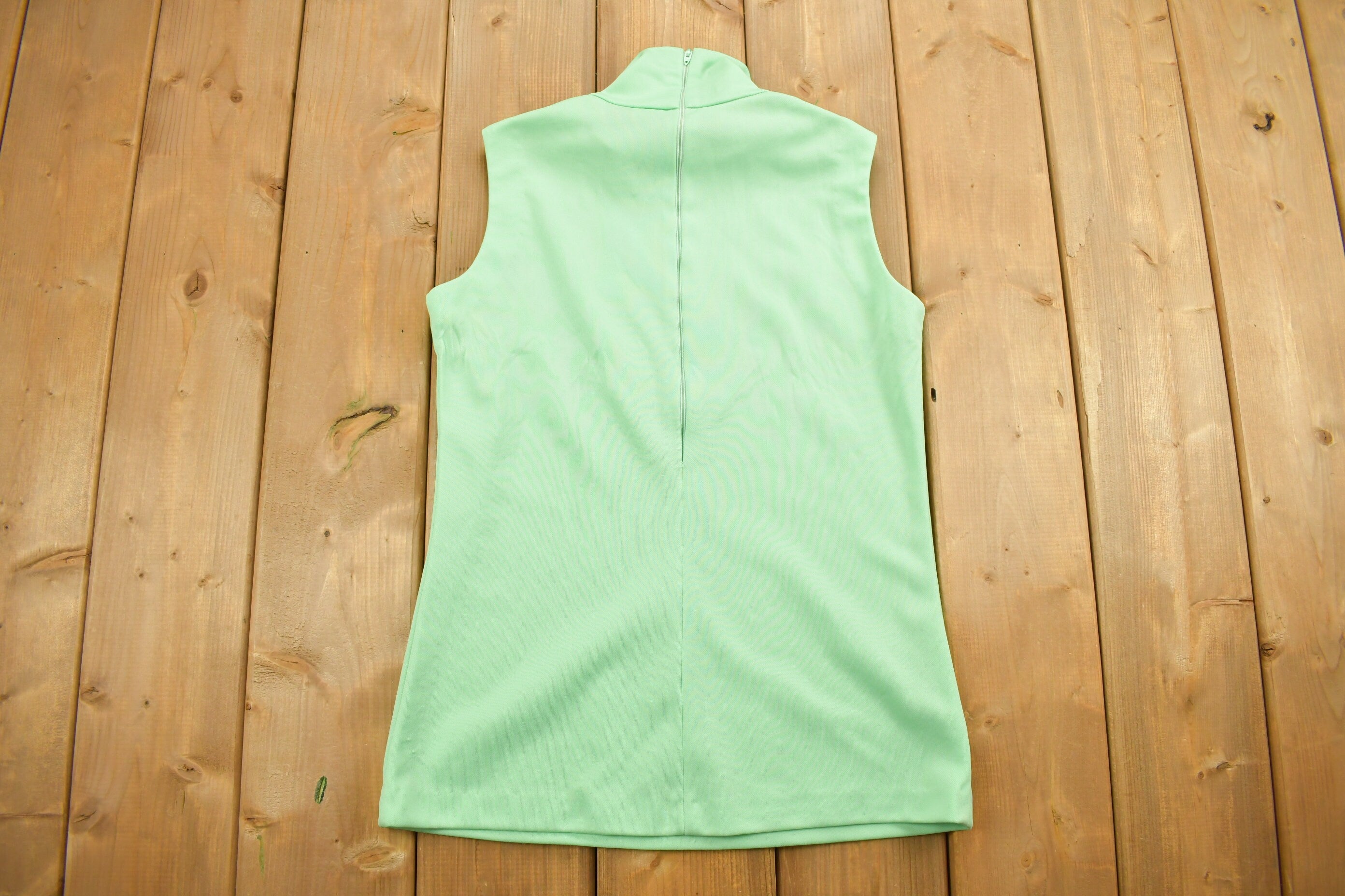 Vintage 1980s Women's Green Blank Sleeveless Zip Up Shirt