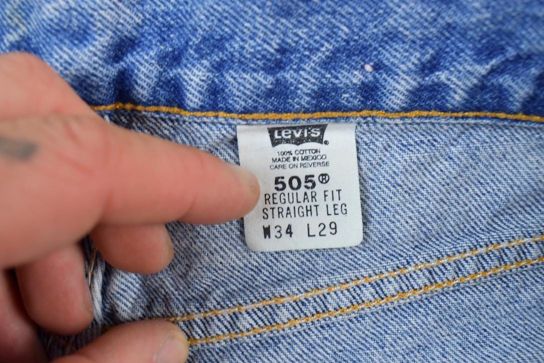 Vintage 1990s Levi Strauss 505 Red Tab Denim Jeans Size 34x29