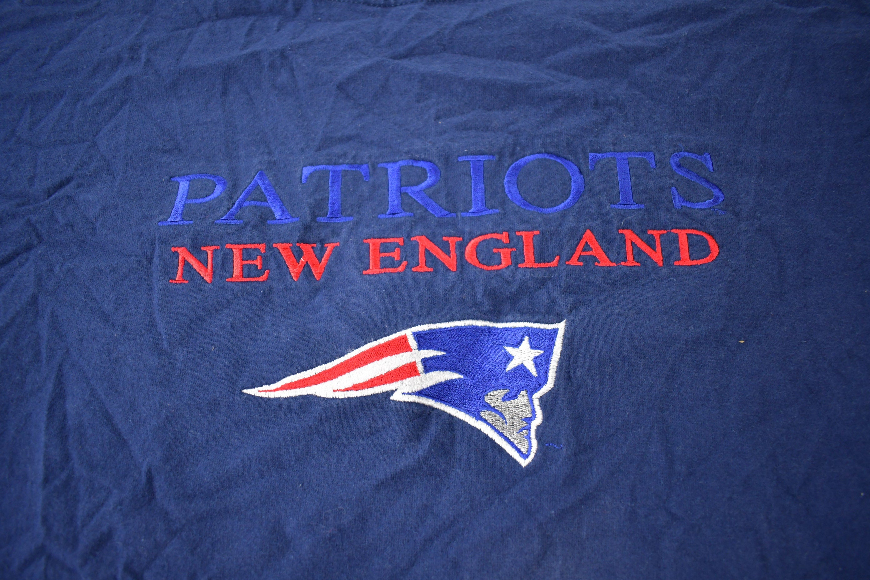 Vintage 1990s NFL New England Patriots Embroidered Graphic T-Shirt Made In USA