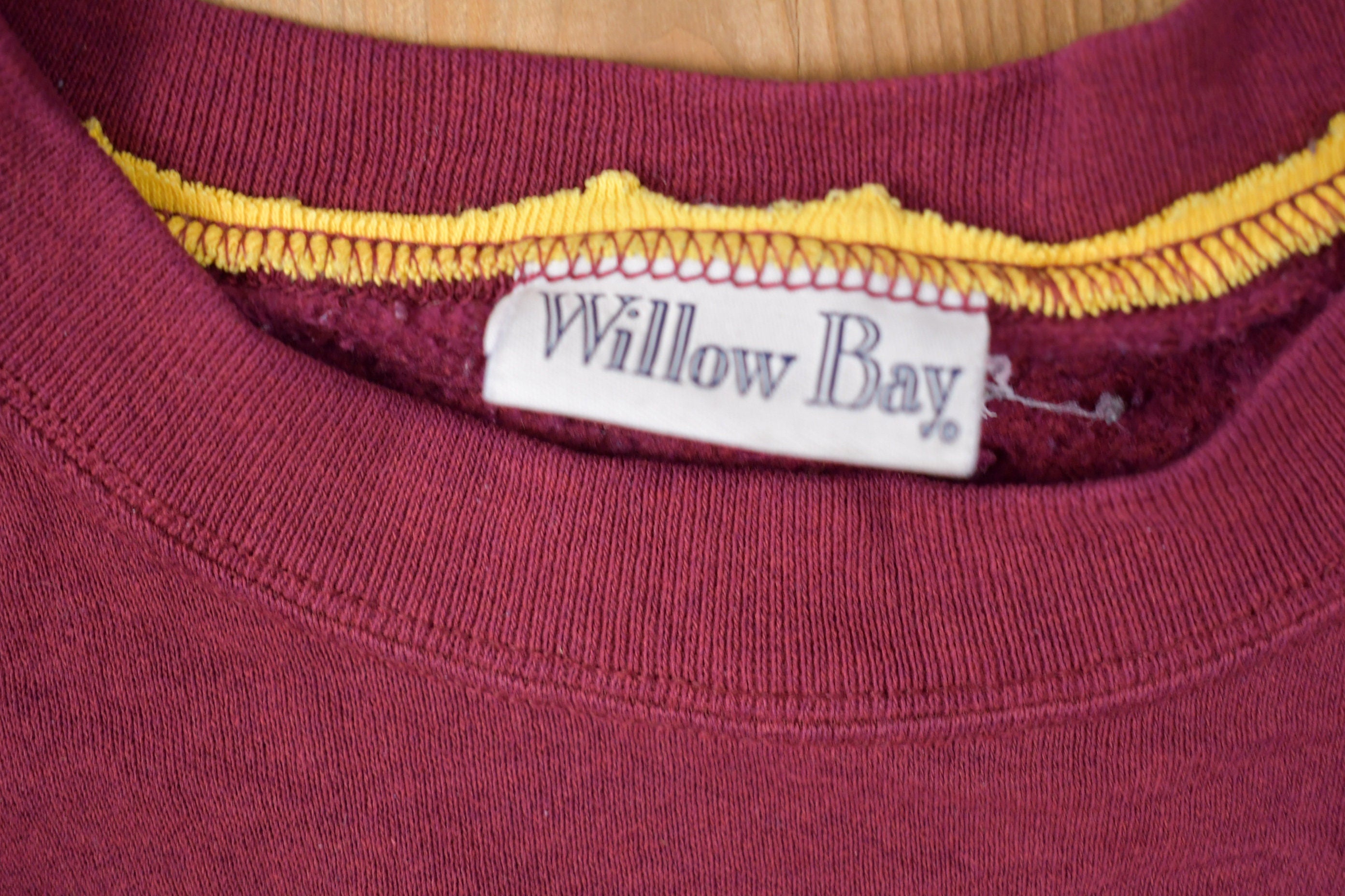 Vintage 1990s Willow Bay Minnesota Embroidered Crewneck Sweatshirt