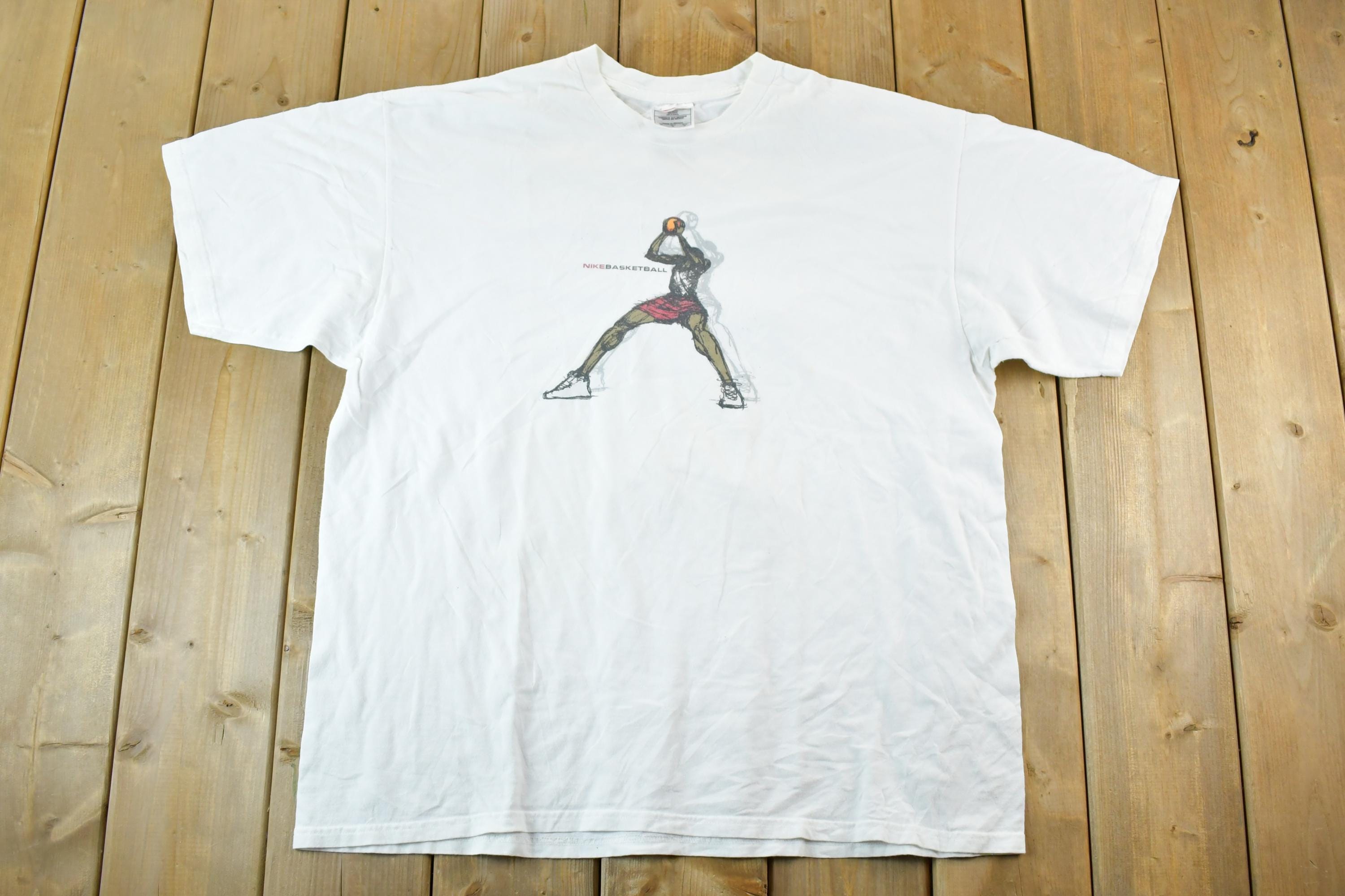 Vintage 1990s Nike Basketball Graphic T-Shirt Mens L
